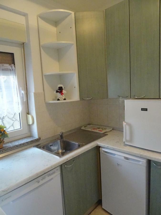 Apartman Iris S Terasom Риека Экстерьер фото